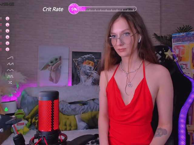 Foto's KiraRumGirl Hey ! im Kiralet's have fun ;) lovense works from 2tk favorite vibration 11tk for a sweet orgasm I recommend using the control of my toy in menu ))