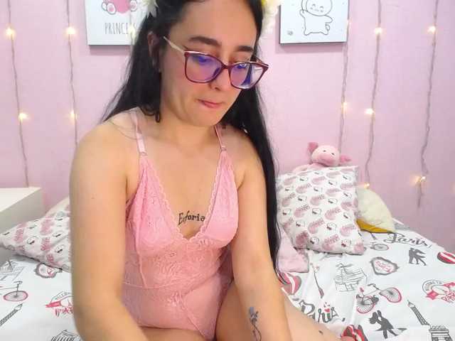 Foto's Aaliss-coy ⭐️❤️​Play ​with ​my ​little ​pussy ​and ​make ​me ​very ​hot❤️⭐#​teen #​daddy #​cum #​smalltits