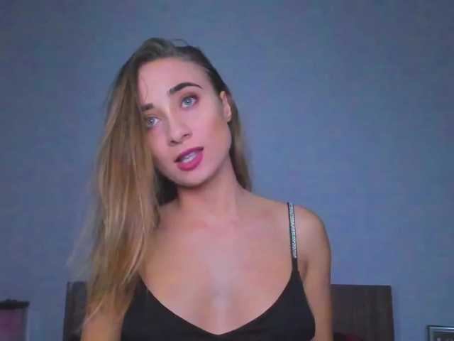 Foto's abbelacasy Welcome to my hot room! I can t wait to have fu n with you guys!#lovense#cum#anal#teen#beautifuleyes