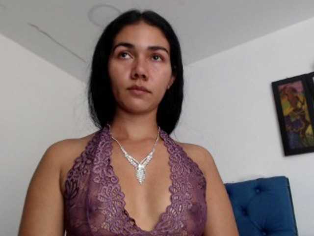 Foto's abbi-moon hello guys I'm new, I hope I can make many friends today, I would love to make you happy #shaved#smalltits#new#latina#colombia#sweet#young