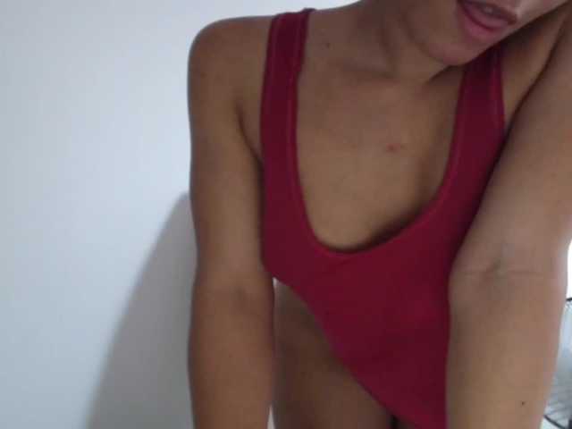 Foto's CandyHot8 Hi guys, Welcome! Lovense on - Goal: oil in the body