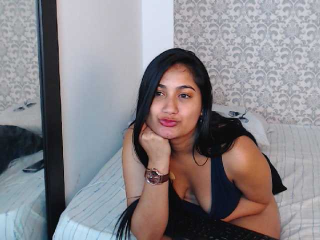 Foto's AlexaCruz Hey come and tell me wht blow your mind!Make you cum with my squirts!! #new #clit #ass #pussy #latina #boobs #curvy