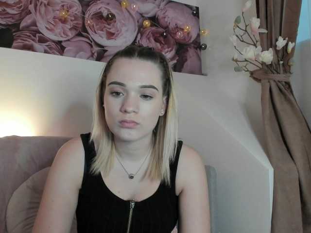 Foto's AlexisTexas18 Another rainy day here, i am here for fun and chat-- naked and cum in pvt xx #18 #blonde #cute #teen #mistress