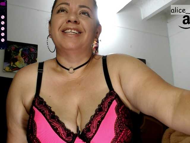 Foto's AliceTess Let's have a great time together, make me feel happy and horny with u tips!! #milf #latina #mature #bigtits