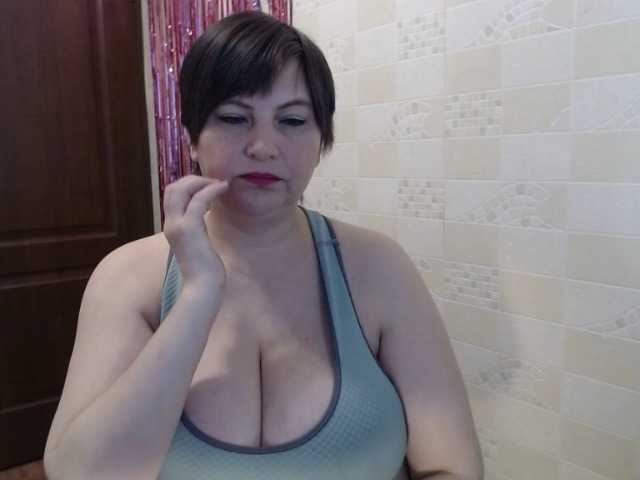 Foto's AlinaGold squirt lovense from 5 tokens