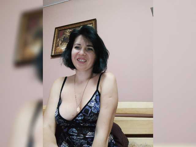 Foto's AllaBoni Hi guys! WHO MAKE ME CUM???with me a pleasure to entertain) so requests to play me and you will not regrethi,I have a new toy let it protest it together
