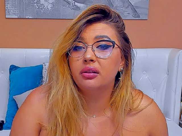 Foto's AmandaAlice LUSH REACTS FROM 5 TOK, for requests please read tip menu