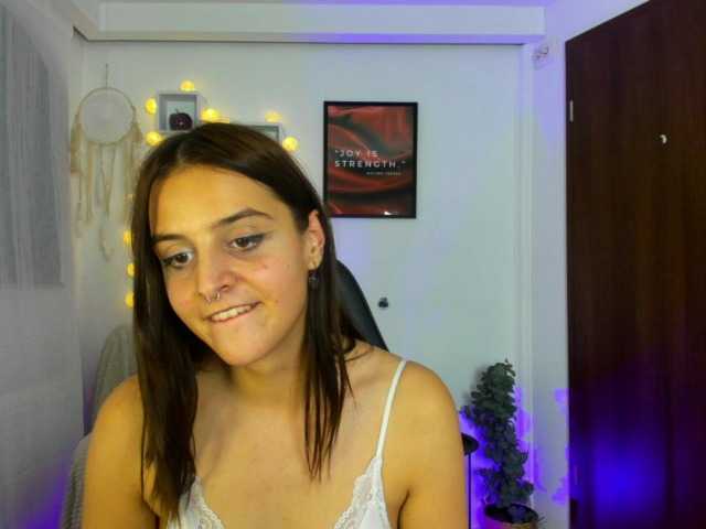Foto's Amy-Kush Hi !Im a #new and #naughty #teen here. . Join me for some fun