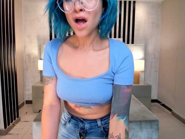 Foto's AmyAddison Would u mind a Deepthroat? ♥ I want your CUM in mouth! ♥ Topless + Blowjob at Goal 273