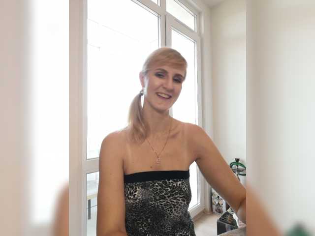 Foto's Besenok05 Hello everyone, I'm Nastya. You please me, I will please you)). Lovens from 2tkn, strongest vibration 110tkn. Don't forget to put love, it's free. Dildo in private or group