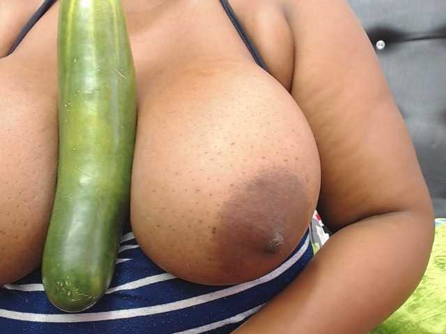 Foto's antonelax #ass #pussy #lush #domi #squirt #fetish #anal deep cucumber #tokenkeno