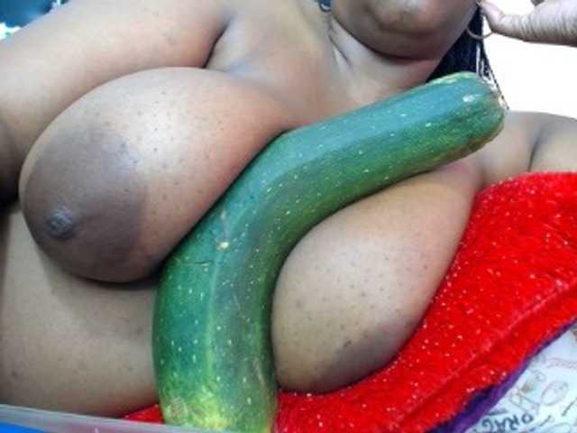 Foto's antonelax #ass #pussy #lush #domi #squirt #fetish #anal deep cucumber #tokenkeno