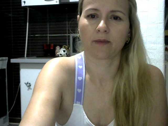 Foto's arianna_92 Hello guys...Welcome to my room!!!​​ lovense is on! @remain naked rub pussy !!!