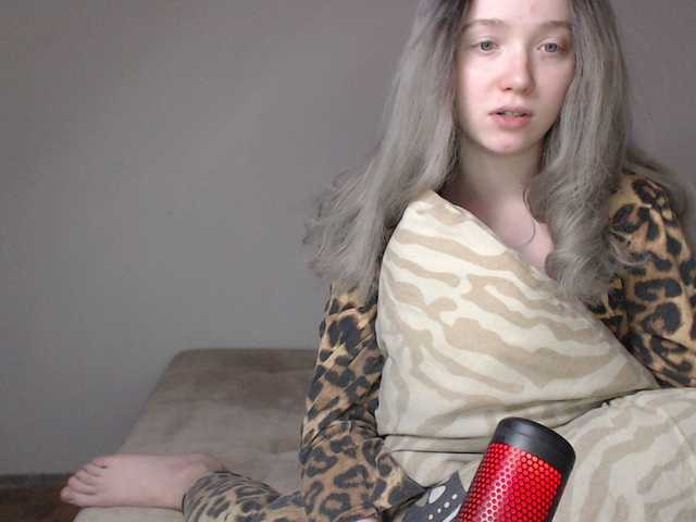 Foto's Baby-baby_ Hi my name is Alice I'm 22 I love lovens a lot of 2 tokensyour nickname on my body 222my instagram hellokitty6zlolook at your camera 100 tokens ^^