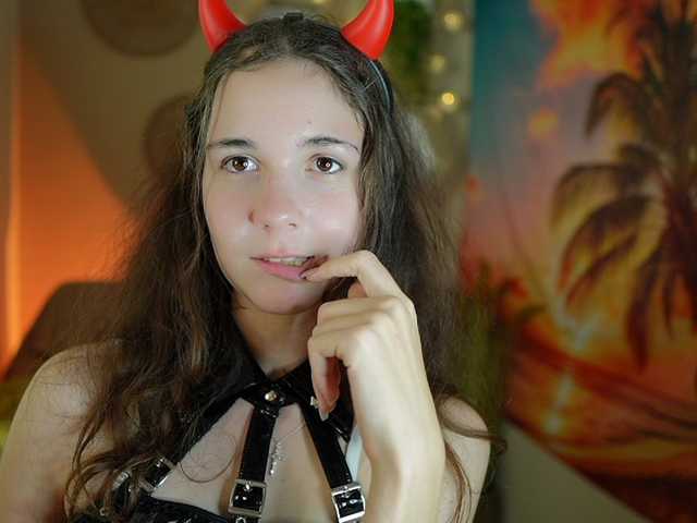 Foto's AvaTaylor Happy halloween!! #petite #naughty #cute #brunette #18 Let me be your cute devil tonigh