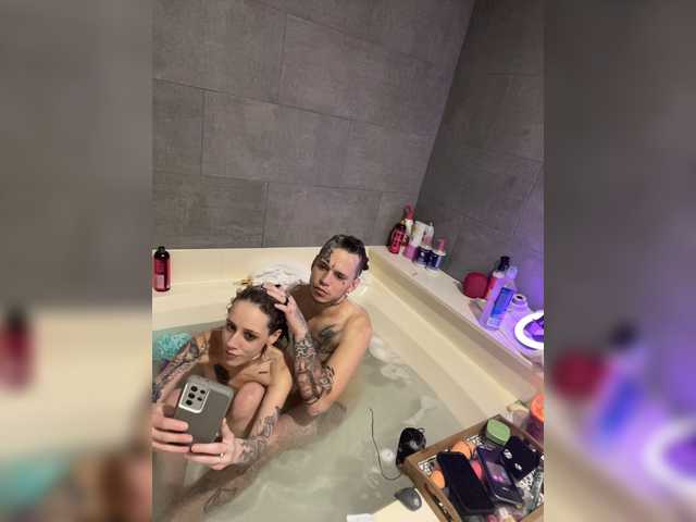 Foto's Ayejax1 Hot tub time machine