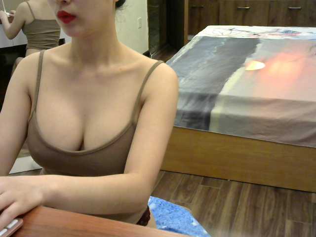 Foto's BabyWetDream Hi guys, my name is Mihako, flash boobs is 91 tokens, flash pussy is 99, dance is 100 squirt 500 --Need to 1000tokens squirt right now..