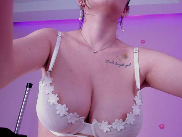 Foto's bella-adams Hey! im so happy u be here with me ♥ let's have fun ♥ #latina #skinny #bigboobs #bigtits #bigass #squirt #blonde #cute