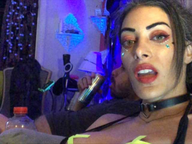 Foto's bemywifi1 #brunette #chat #topless #preshow #privateshow #fetish #feet #arab #tattoos #handcuffs #footfwtish #fingering #couple #toyplay #slim #fit #smalltits