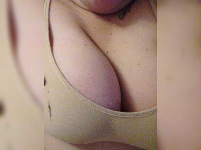 Foto's big7boob7s .Pregnant I collect tokens)