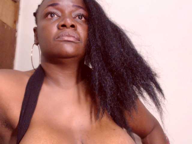 Uitzending screenshots BigBustyBlack