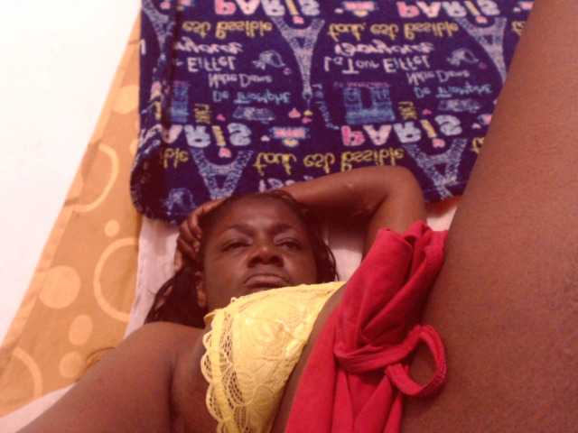 Uitzending screenshots BigBustyBlack