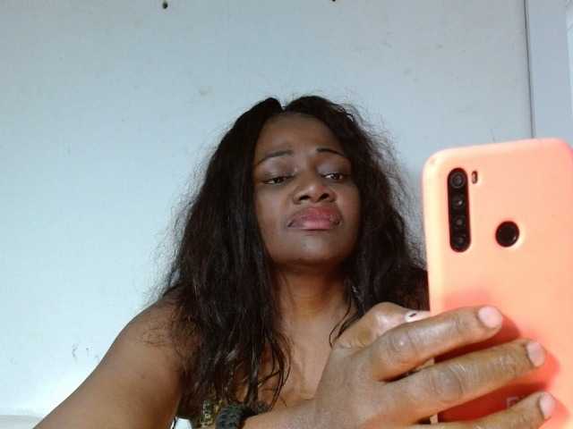 Uitzending screenshots BigBustyBlack