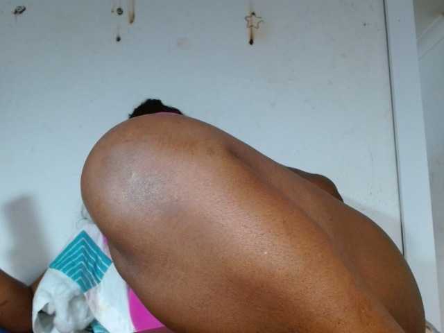 Uitzending screenshots BigBustyBlack