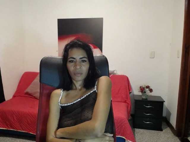 Foto's canela-rose I want to use my new toy help me with that and enjoy #milf #ass #latin #horny #brown #vanezolana