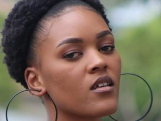 Erotische videochat Carry-Brie