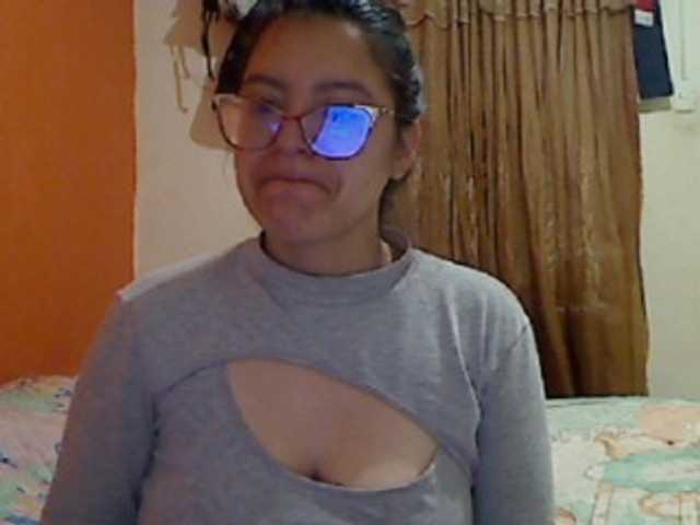 Foto's cleohot latina#boobs#ass#glasses#cum#feet#lovense