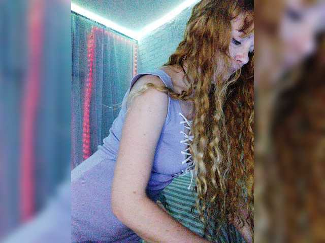 Foto's Curlyhair65 Hello sweet)l missed) my lovense works from 1 too, favorite vibration 20 tok