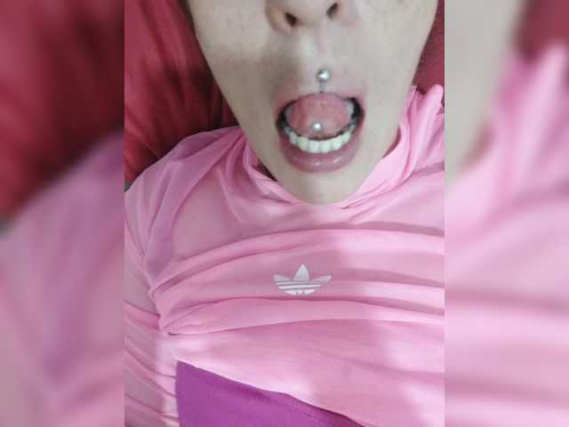 Foto's CurlyHanna #horny#pircing#tongue#nipples#perfored#milf#hottest#deeptroat#flexiblity#