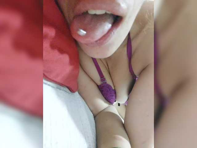 Foto's CurlyHanna #horny#pircing#tongue#nipples#perfored#milf#hottest#deeptroat#flexiblity#