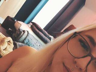Erotische videochat Curvymelli97