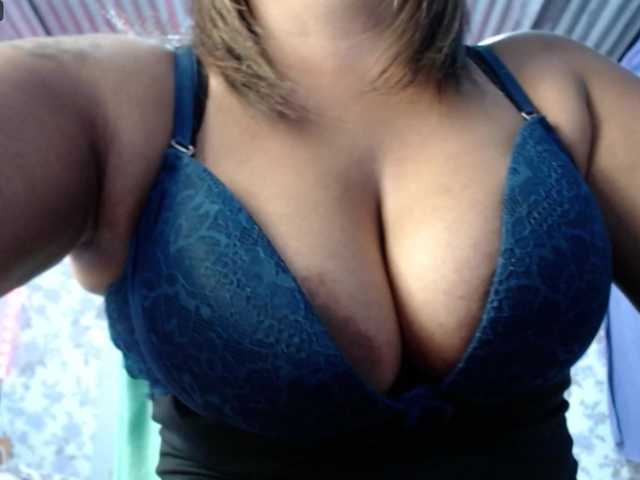 Foto's Dahian-Diamod hey♥ come to play♥ hru? #milf #ebony #mommy #latina #mature♥♥♥