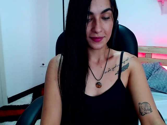 Foto's DaniGomez7 hi guys i am latingirl, i am #new, i want to play with you #smoke #squirt #dirtytalk