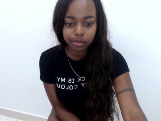 Foto's daniielaa My pussy want some love// LOVENSE ON- make me wet wt ur tips guys// @reamain ride toy//at150 #sloopy #bj