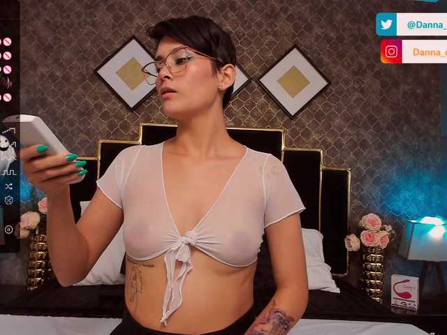 Foto's DannaCartier I'm Danna✨ All requests are full in private(discussed in pm) ❤put love!REMEMBER FOLLOW ME IN IGTW: danna_carter_ #dom #smalltits #schoolgirl #shorthair #teasing remain @remain of @total (PAINTBODY SHOW AT @total) TY FOR YOUR @sofar Tks