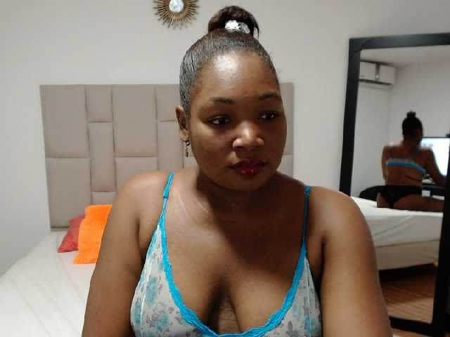 Foto's EbonyCamille I wanna be full naked for youou! 199, we are 142 tokens closer!