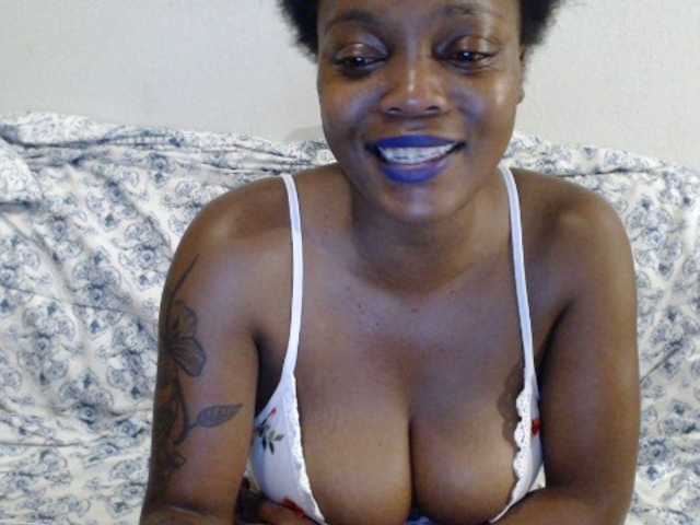 Foto's Ebonydoll1 #ebony #hairy #boobs[25] #pussy[60] #cumshow[550]