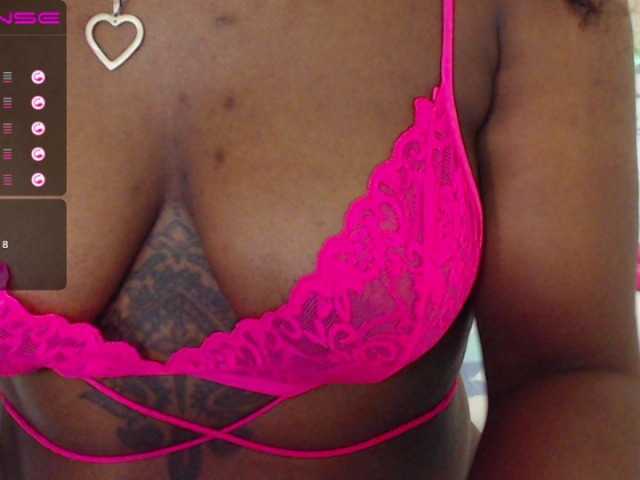Foto's ebonyscarlet #Ebony #panties #bounce my #boobs / #Topless / Eat my #ass in PVT show! squirt show at goal!! 500tk