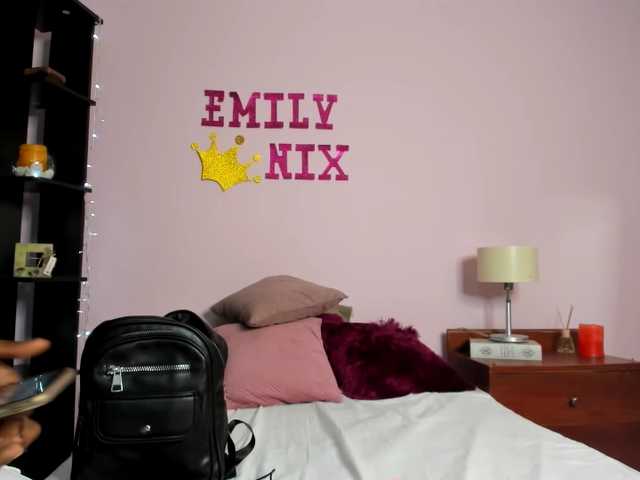 Foto's EmilyNix hello! tip me 50 for flash or 30 for spank my ass!