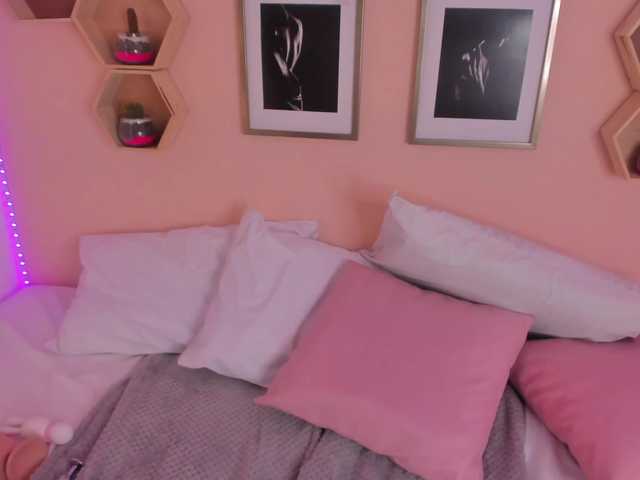 Foto's evelinjones I want you to enjoy your stay in my room