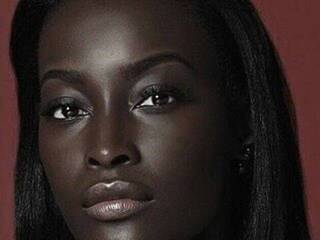 Erotische videochat flora-brown