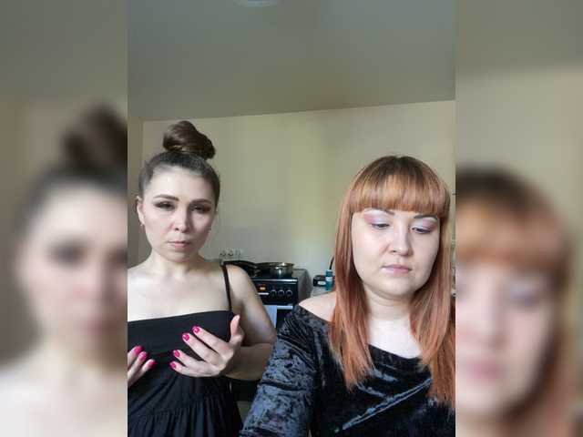 Foto's CrazyFox- Hi. We are Lisa (redhead) and Kate (brunette). Dont do anything for tokens in pm. Collect for strapon sex 658 tk