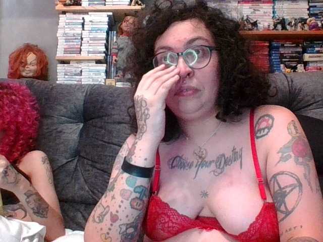 Foto's gamergirl69 Cum at goal #lesbian #sexmachine #dildo #hairypussy 2100 l