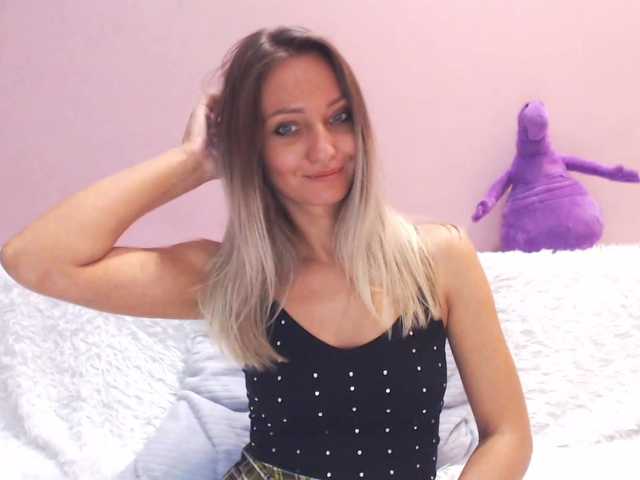 Foto's Gamora- Hello everyone, I only go to full private. I don't undress in the free chat ..