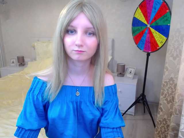 Foto's YourDesserte Hello guys! Welcome to my room) Lets chat and have fun together! PVT-GRP On for you) spin wheel for 100! hot show with a wet t-shirt!