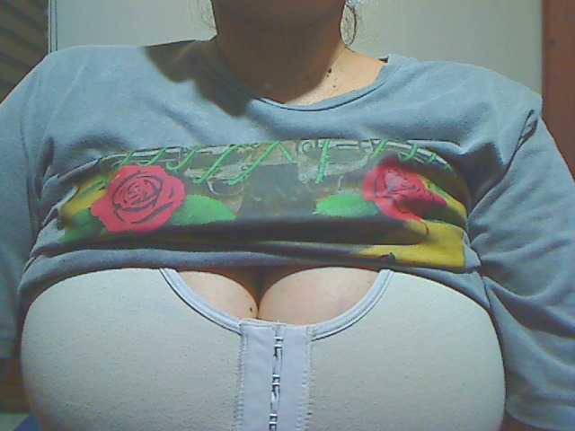 Foto's GIOVANNA-SEX Welcome To my Room Guys...If u love me 1.000tks...or If you want to give me a day off 10.000tks...Open your cam ? 30tks...Squirt 500tks...